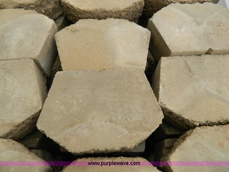 image for item W9021 (100) landscape bricks