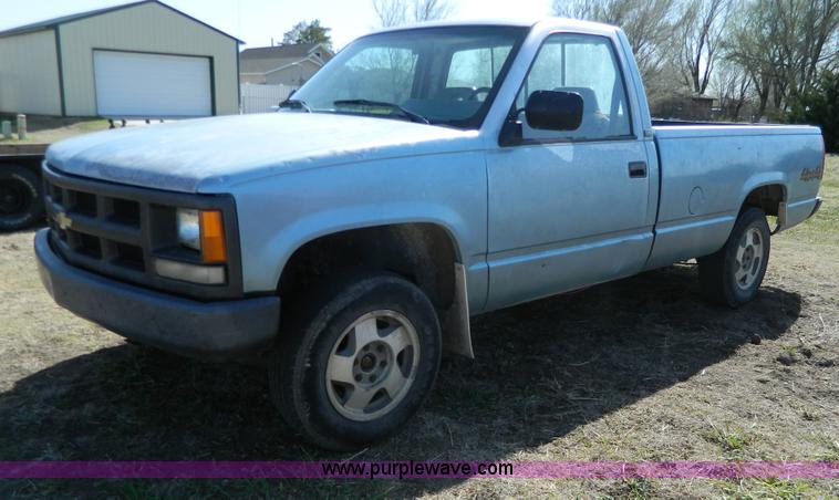 image for item W9117 1992 Chevrolet 1500 pickup truck