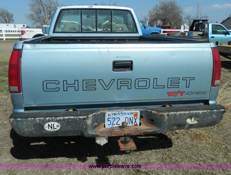 image for item W9117 1992 Chevrolet 1500 pickup truck