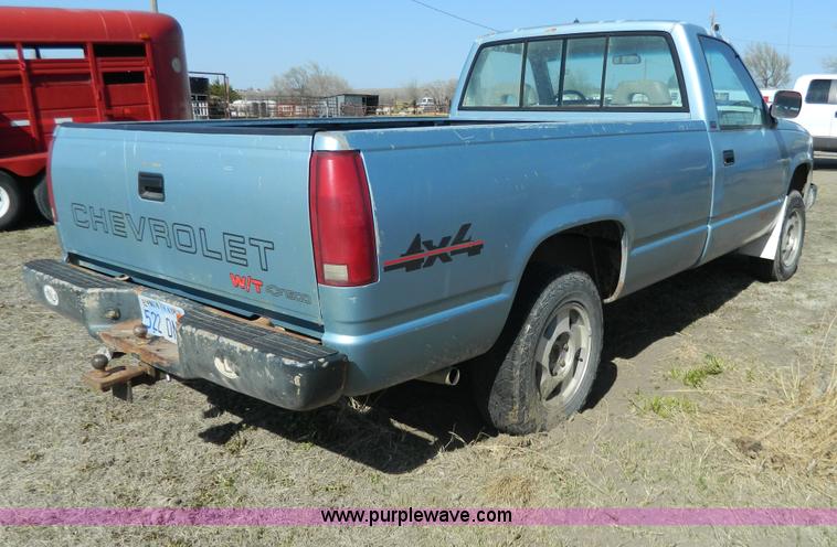 image for item W9117 1992 Chevrolet 1500 pickup truck