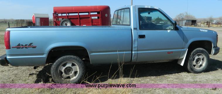 image for item W9117 1992 Chevrolet 1500 pickup truck
