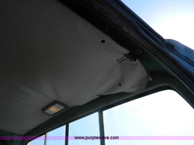 image for item W9117 1992 Chevrolet 1500 pickup truck