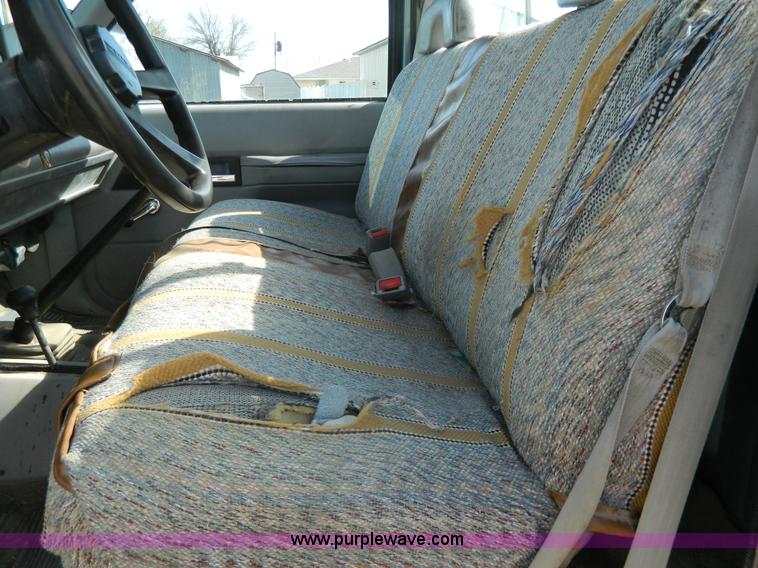 image for item W9117 1992 Chevrolet 1500 pickup truck