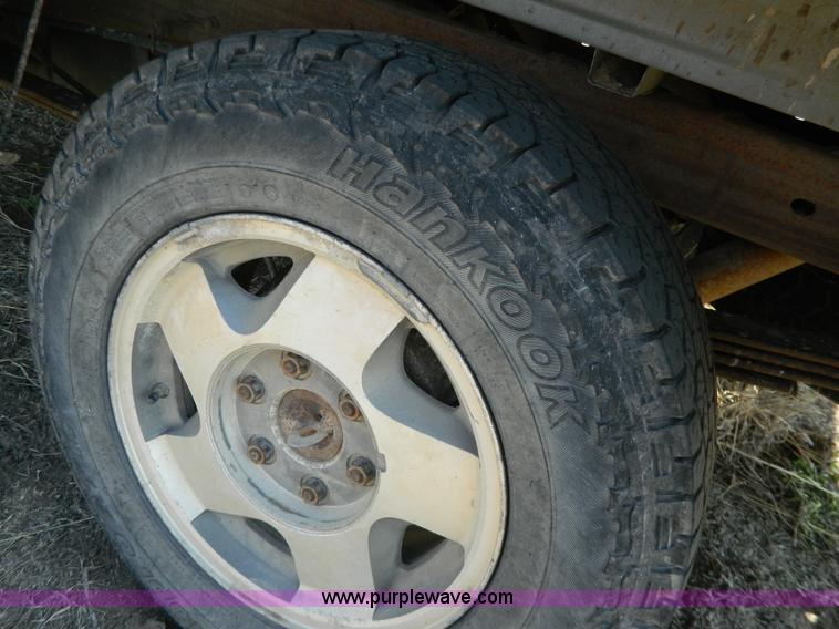 image for item W9117 1992 Chevrolet 1500 pickup truck