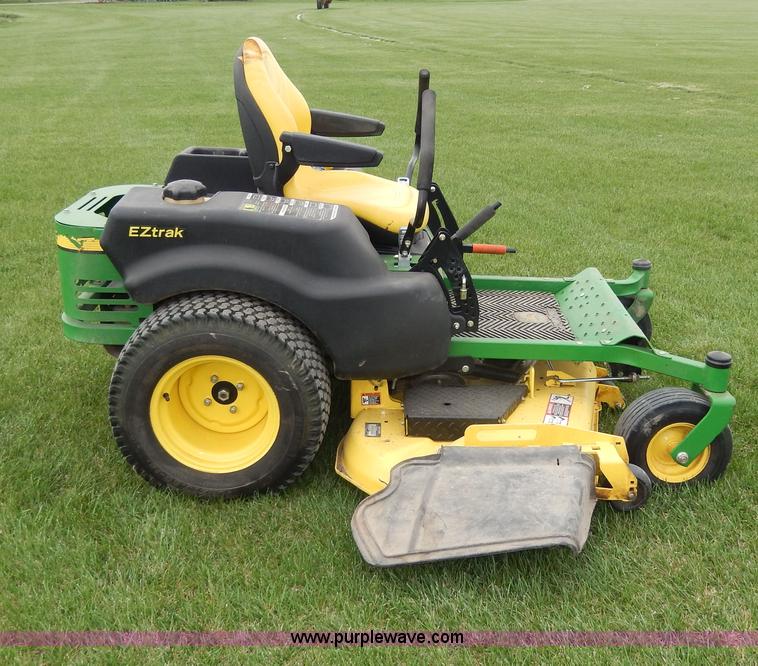 image for item W9923 John Deere Z465 ZTR mower
