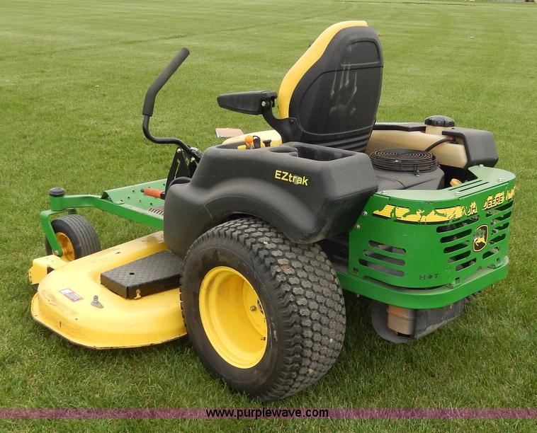 image for item W9923 John Deere Z465 ZTR mower