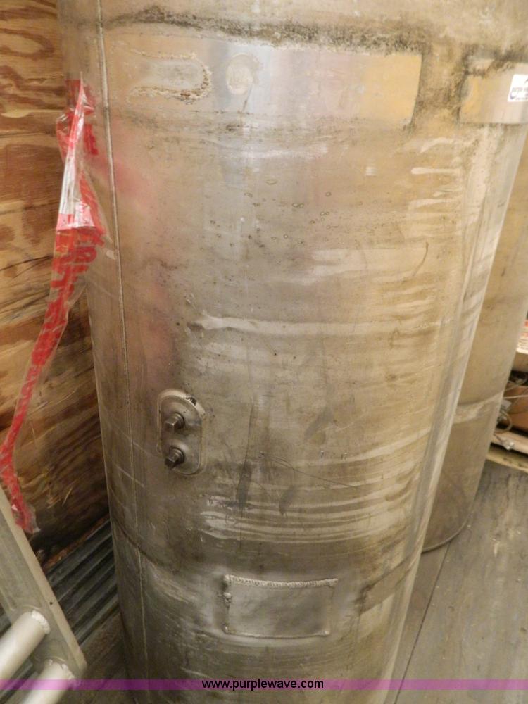 image for item Y9313 (2) aluminum diesel tanks