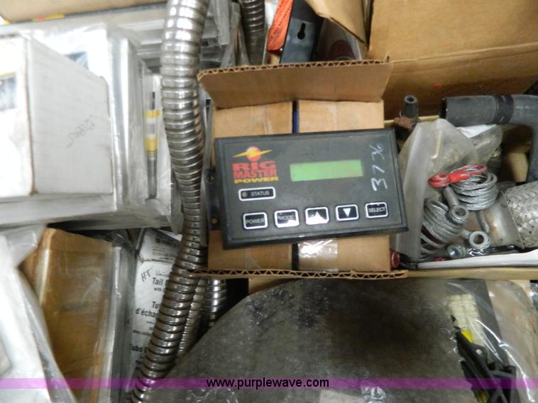 image for item Y9318 Assorted truck parts