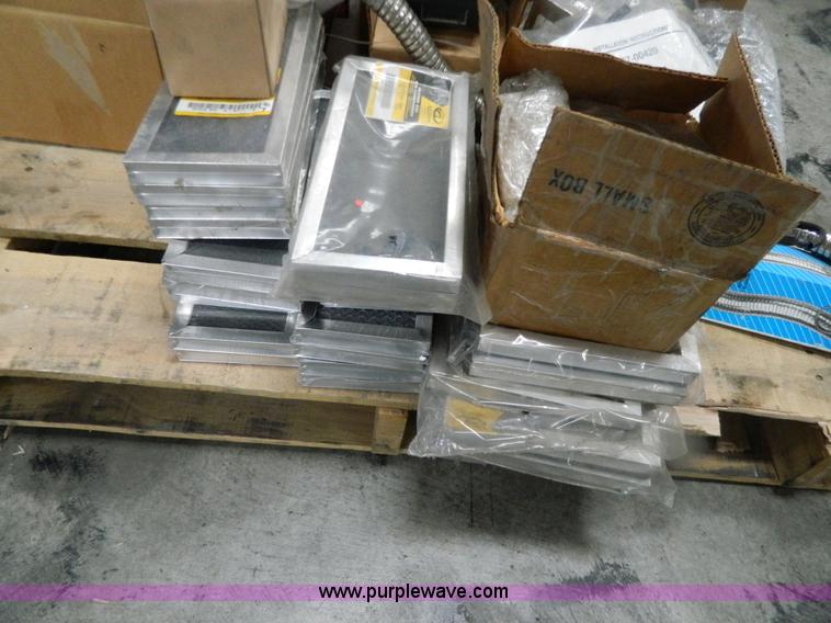 image for item Y9318 Assorted truck parts