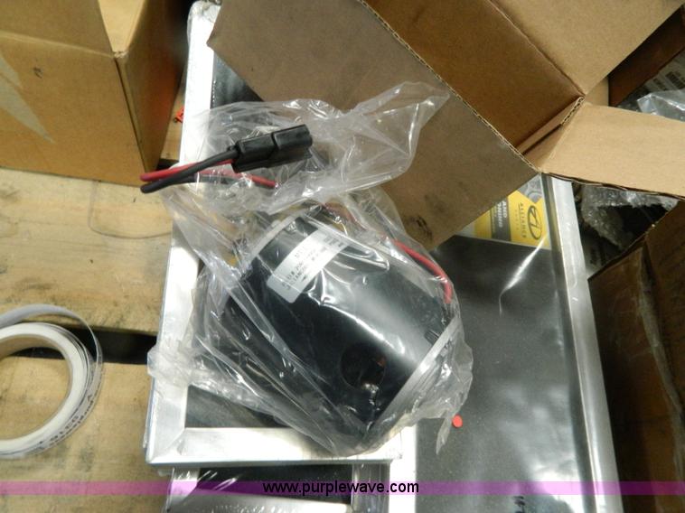 image for item Y9318 Assorted truck parts