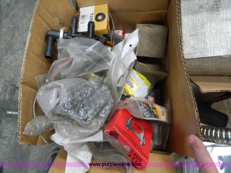 image for item Y9318 Assorted truck parts