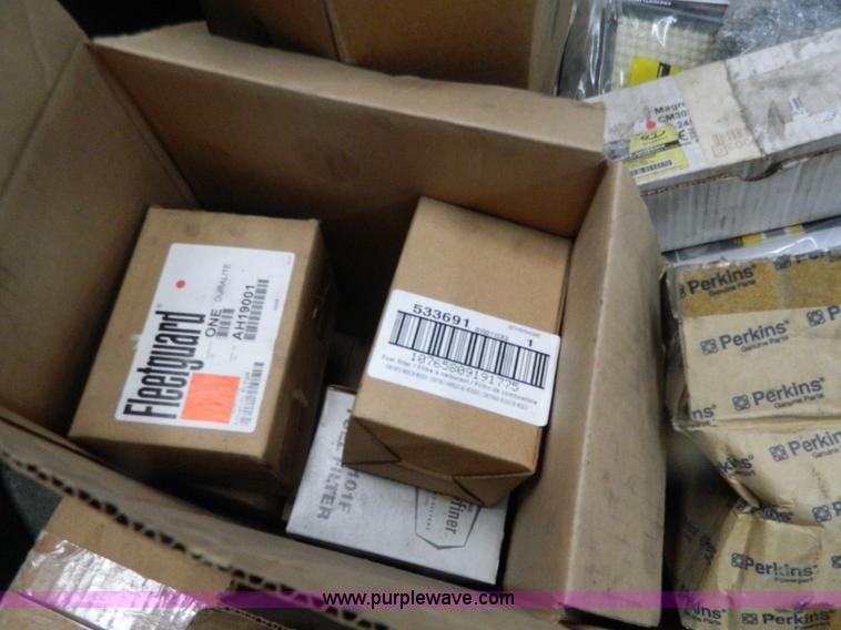 image for item Y9318 Assorted truck parts