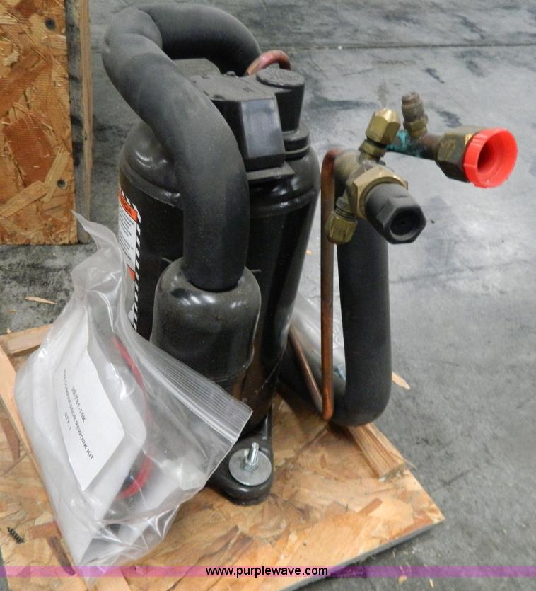 image for item Y9319 (3) AC compressors