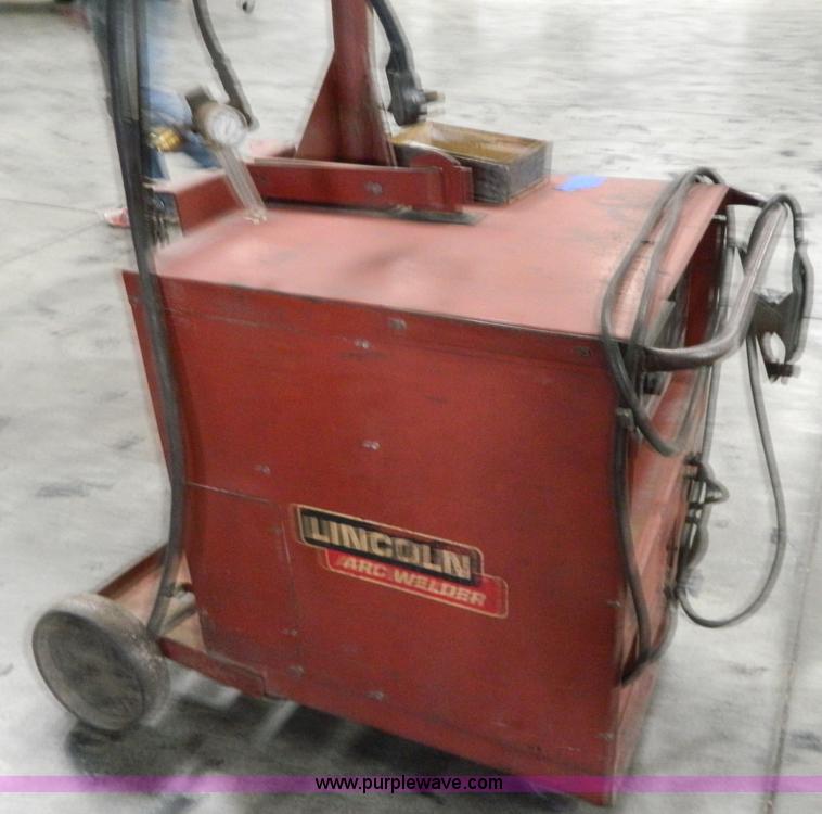 image for item Y9324 Lincoln Idealarc SP200 wire feed welder