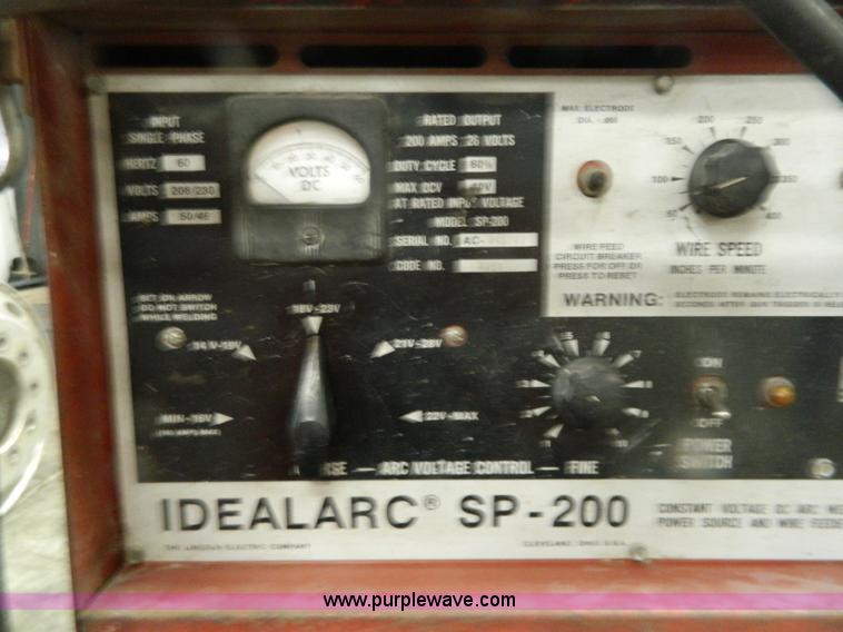 image for item Y9324 Lincoln Idealarc SP200 wire feed welder