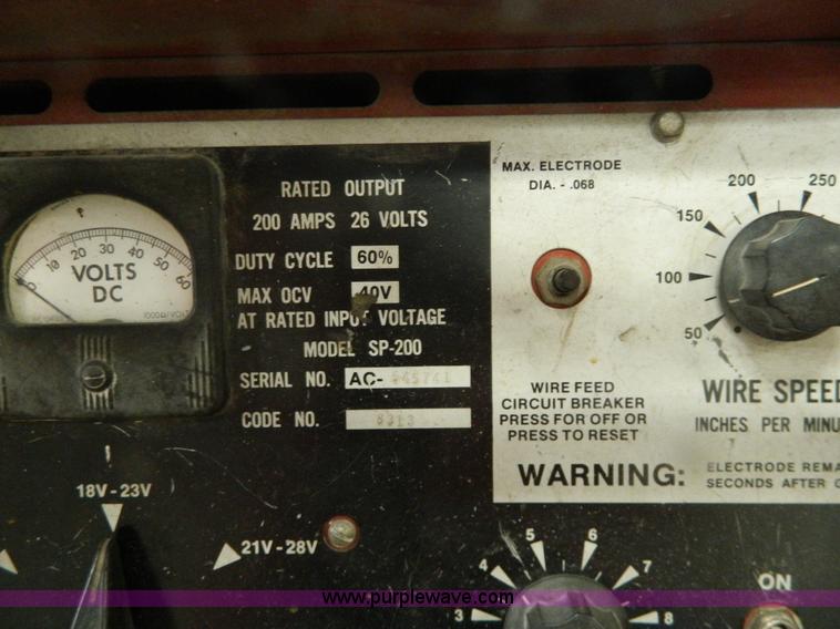 image for item Y9324 Lincoln Idealarc SP200 wire feed welder