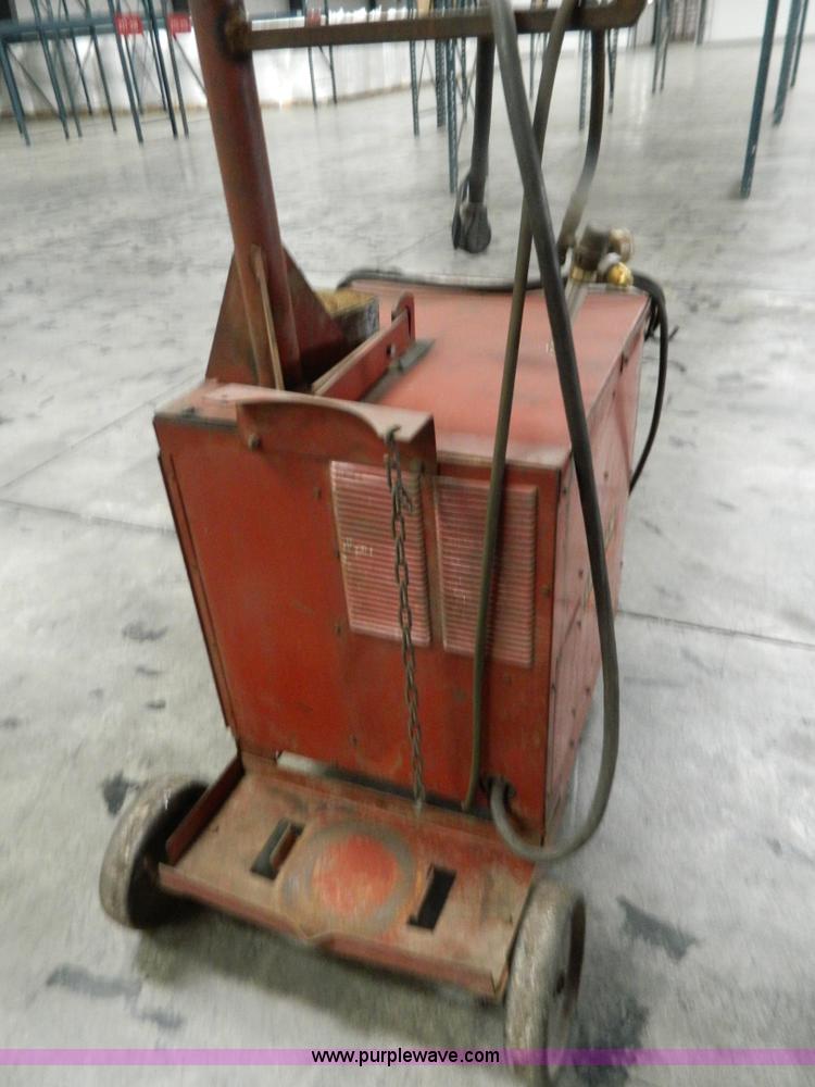 image for item Y9324 Lincoln Idealarc SP200 wire feed welder