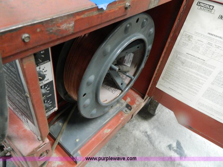 image for item Y9324 Lincoln Idealarc SP200 wire feed welder