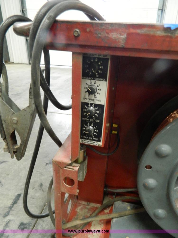 image for item Y9324 Lincoln Idealarc SP200 wire feed welder