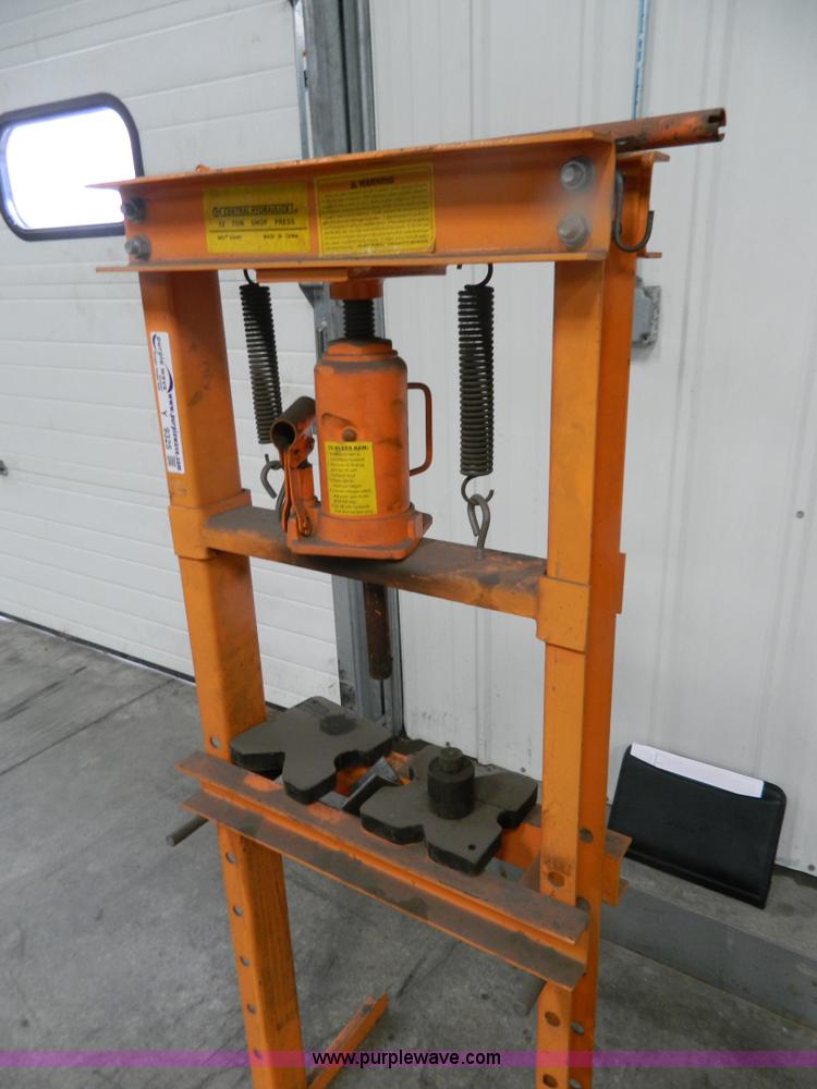 image for item Y9325 Central Hydraulics 12 ton shop press