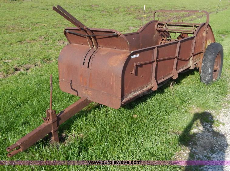 image for item Z9481 John Deere manure spreader