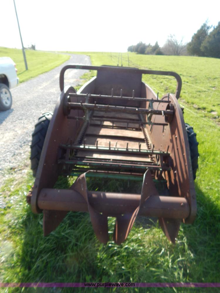 image for item Z9481 John Deere manure spreader