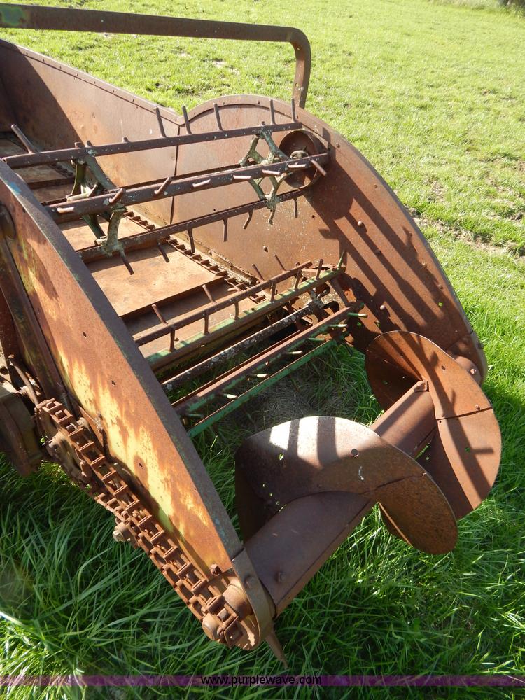 image for item Z9481 John Deere manure spreader