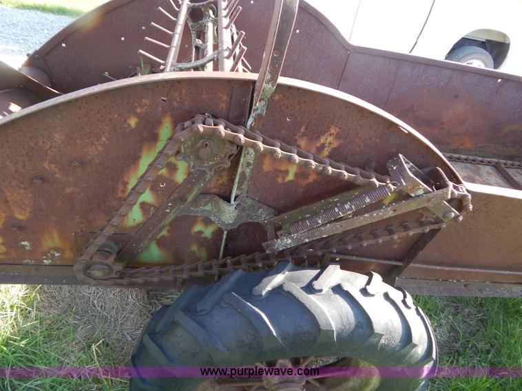 image for item Z9481 John Deere manure spreader