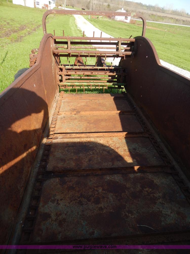 image for item Z9481 John Deere manure spreader