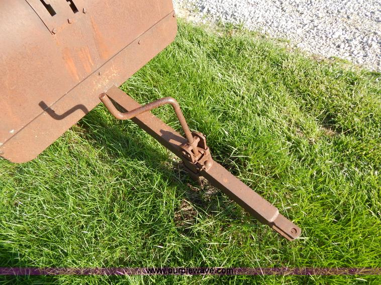 image for item Z9481 John Deere manure spreader