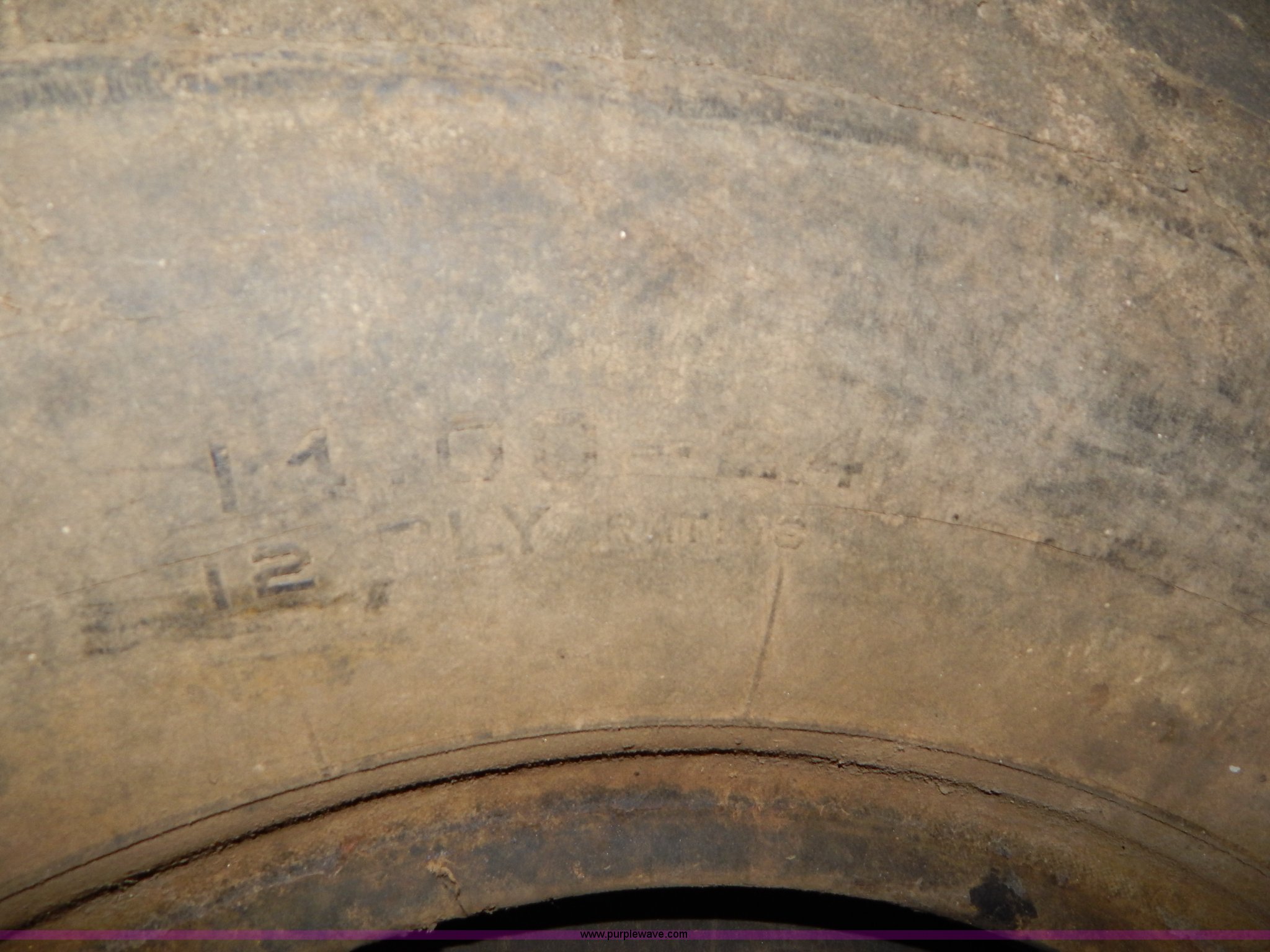 1429 motor grader tire in Kansas City, MO Item V9919 sold Purple Wave