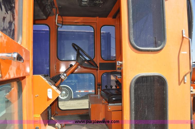 image for item G6001 1997 Broce Broom RC-300 broom