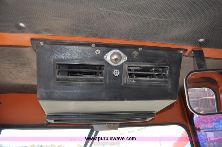 image for item G6001 1997 Broce Broom RC-300 broom