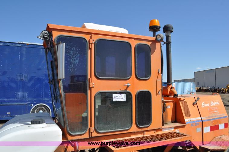 image for item G6001 1997 Broce Broom RC-300 broom