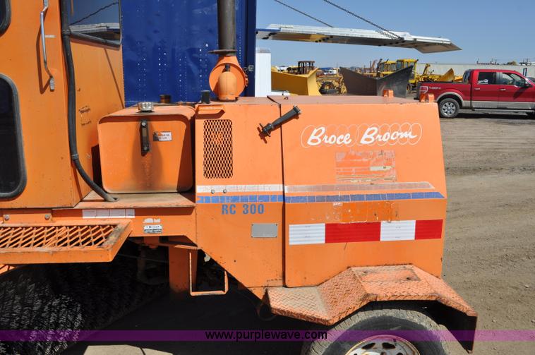 image for item G6001 1997 Broce Broom RC-300 broom