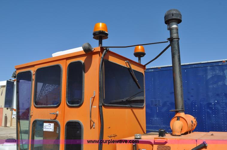 image for item G6001 1997 Broce Broom RC-300 broom