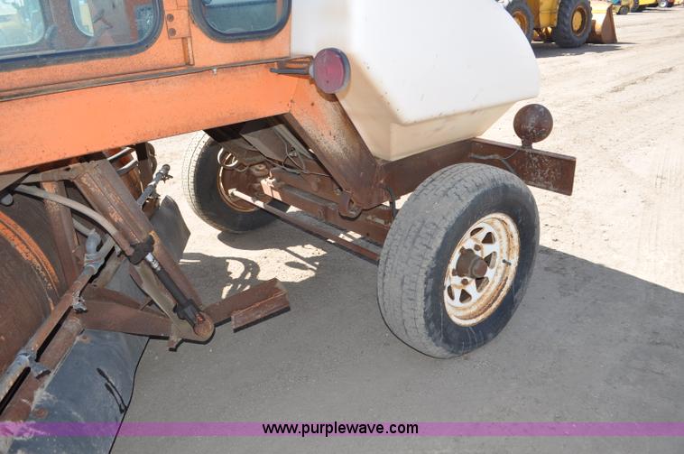 image for item G6001 1997 Broce Broom RC-300 broom