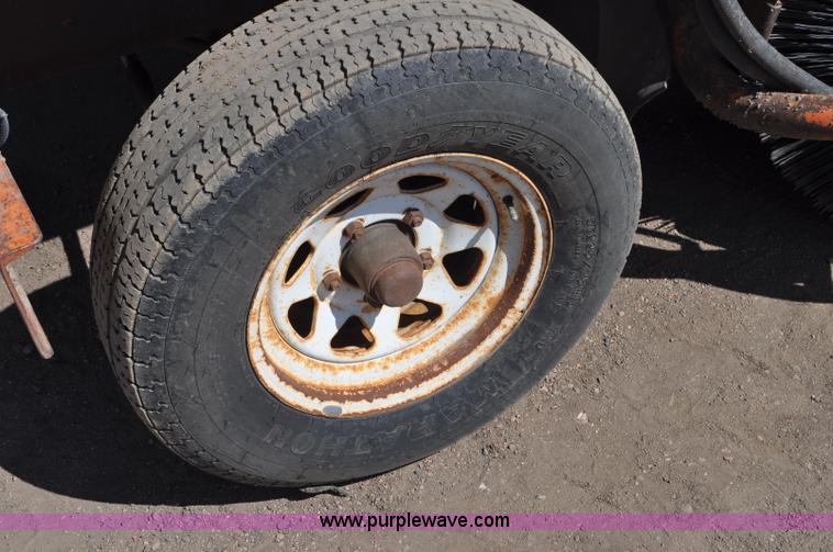 image for item G6001 1997 Broce Broom RC-300 broom