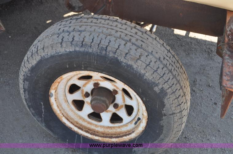 image for item G6001 1997 Broce Broom RC-300 broom