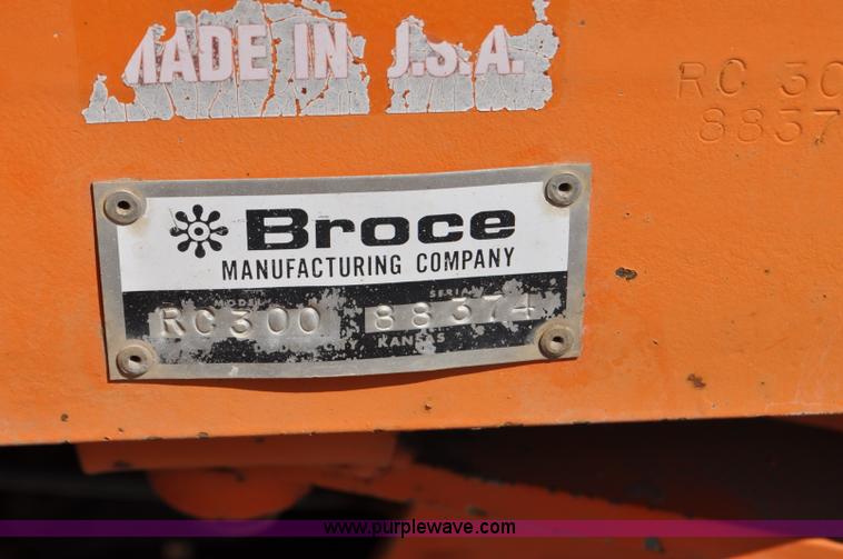 image for item G6001 1997 Broce Broom RC-300 broom