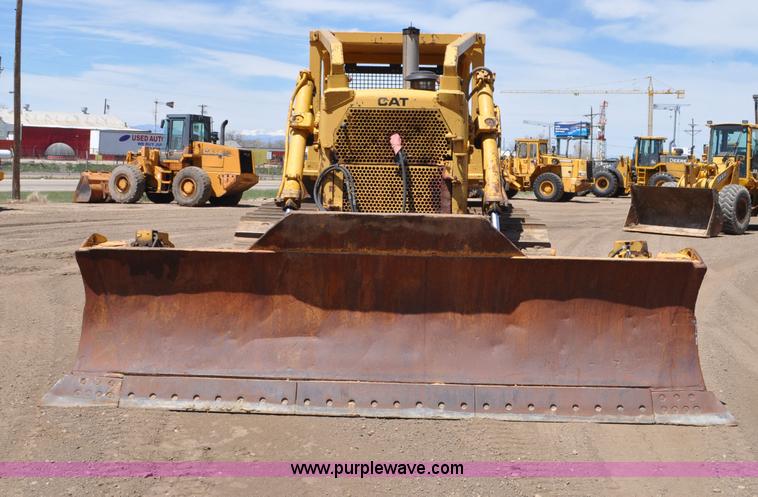 image for item G6006 1970 Caterpillar D8H dozer
