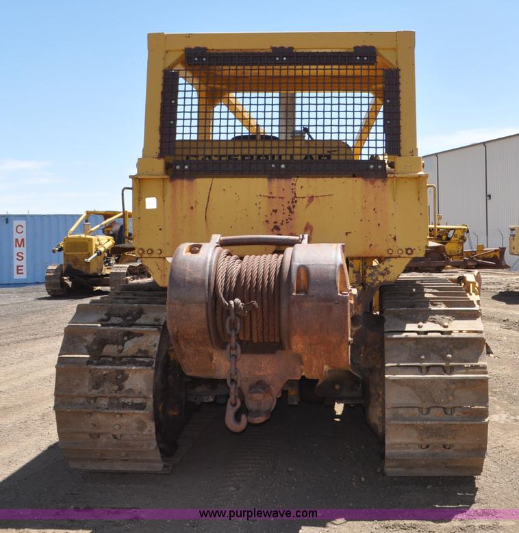 image for item G6006 1970 Caterpillar D8H dozer