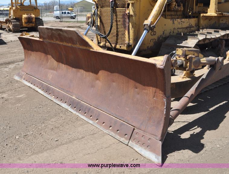 image for item G6006 1970 Caterpillar D8H dozer