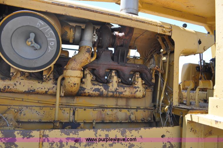 image for item G6006 1970 Caterpillar D8H dozer