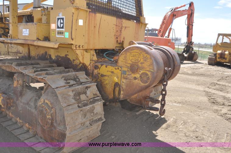 image for item G6006 1970 Caterpillar D8H dozer
