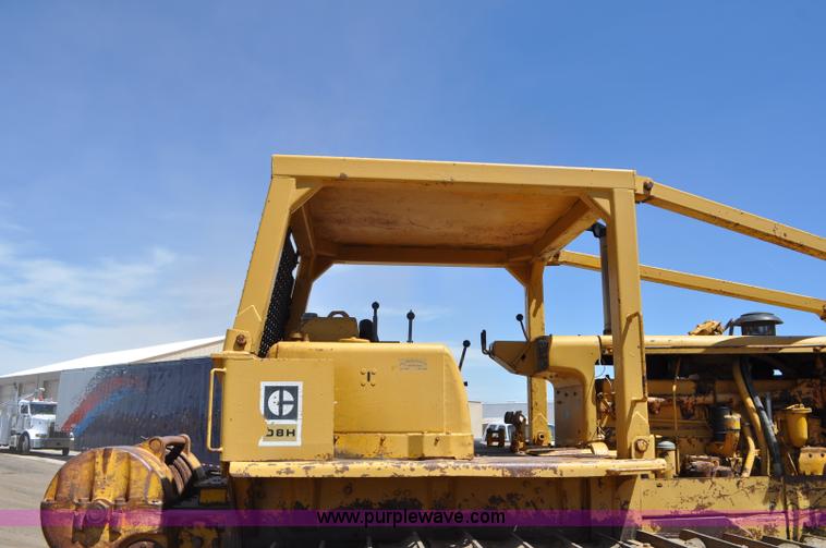 image for item G6006 1970 Caterpillar D8H dozer