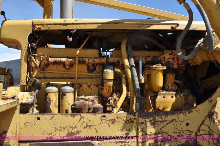 image for item G6006 1970 Caterpillar D8H dozer