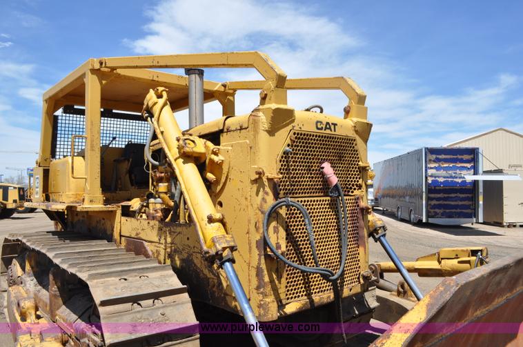 image for item G6006 1970 Caterpillar D8H dozer