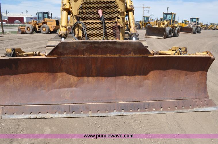 image for item G6006 1970 Caterpillar D8H dozer