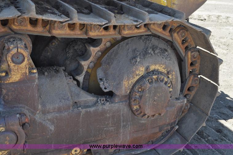 image for item G6006 1970 Caterpillar D8H dozer
